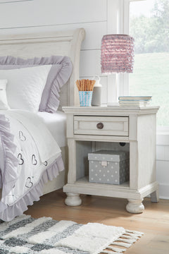 Antique White / Nightstand, product view 26; only the selected configuration is included; mattresses, bedding and accessories excluded - 26