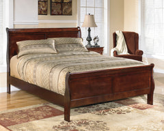 Reddish Brown / Bed / Queen, product view; view 14; shown pieces are reference views; only the selected configuration is included - 14