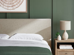 Soft Gray / Light Oak Look / Bed / California King, design detail; view 80; shown pieces are reference views; only the selected configuration is included - 80