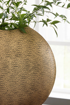 Antique Gold Finish Iansboro 15.13-inch vase, product view 3 - 8