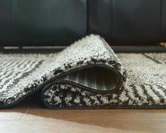 Black/Ivory 90.88" x 115", rolled rug backing detail - 4