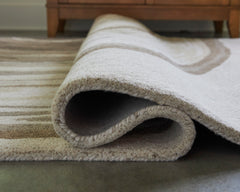 Ivory/Brown/Gray 5' x 7', rolled rug backing detail - 8