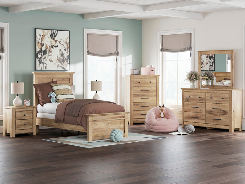 Cottage Panel Beds and Coordinated Bedroom Furniture