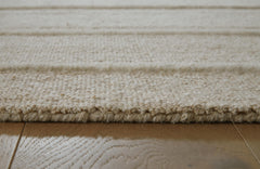 Ivory/Tan 119.38" x 164.5", pile and edge detail - 3