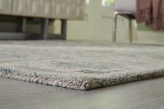 Green/Ivory 61.13" x 84.38", pile and edge detail - 7