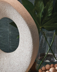 Cream/Gold Finish / Table Lamp, base texture detail - 3