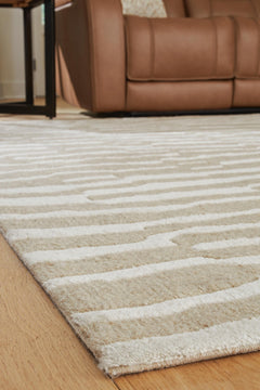 Beige/White 59.5" x 82.5", pile and edge detail - 7